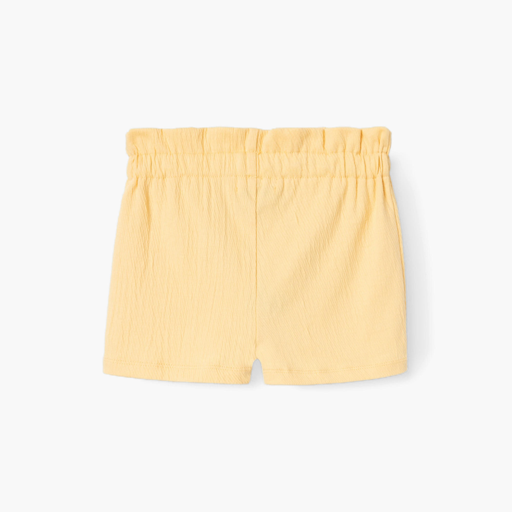 شورت بارز الملمس بخصر بيبرباج وتفاصيل فيونكة من نيم إت-baby-girls-clothing-bottoms-shorts-image-3