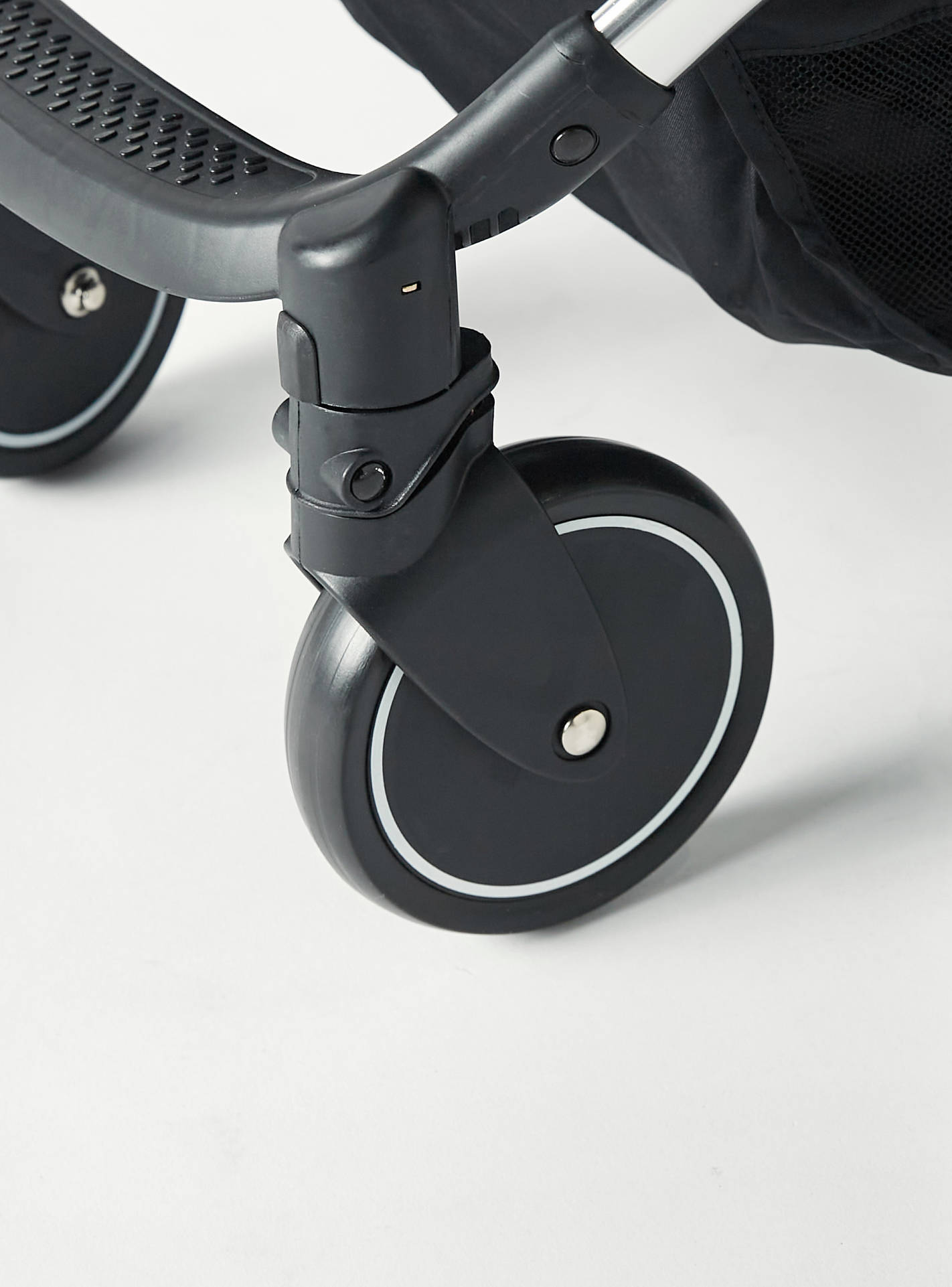 Giggles Pouch Cabin Approved Stroller with 3-Fold System, Aluminium Frame and Wheel Lock-baby-gear-strollersandprams-strollers-image-5