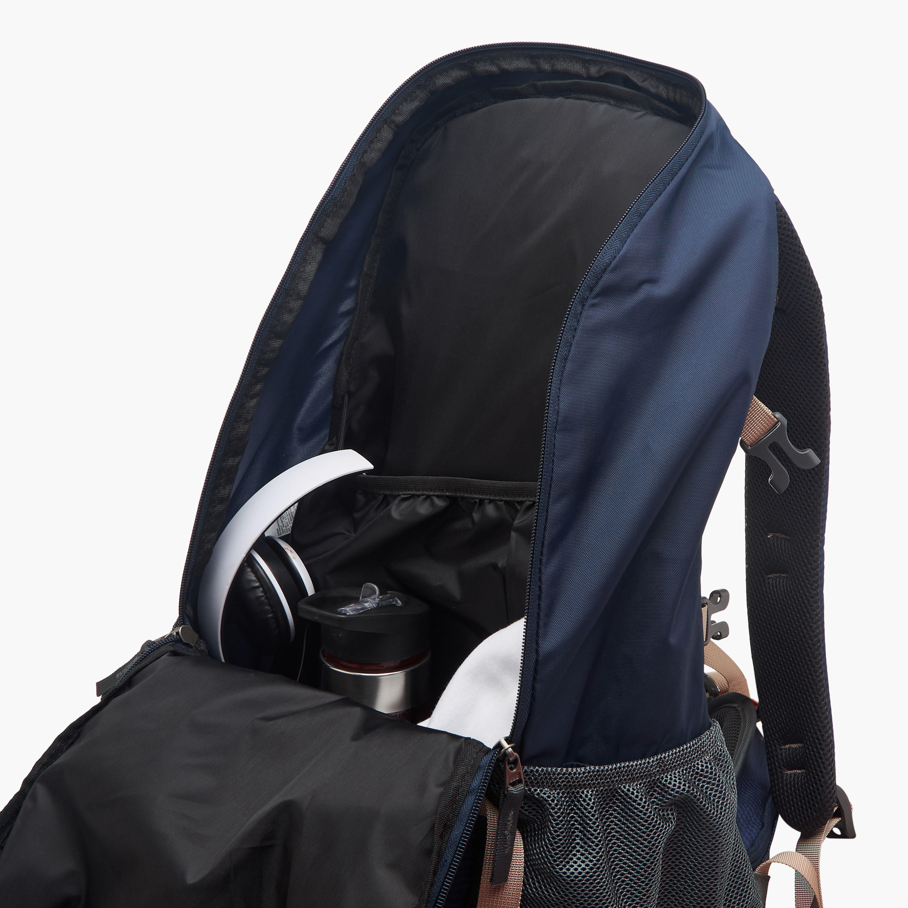شنطة ظهر بطبعات شعار وسحاب إغلاق وحزام قابل للتعديل من كابا - 34×54×16 سم-men-bags-image-11