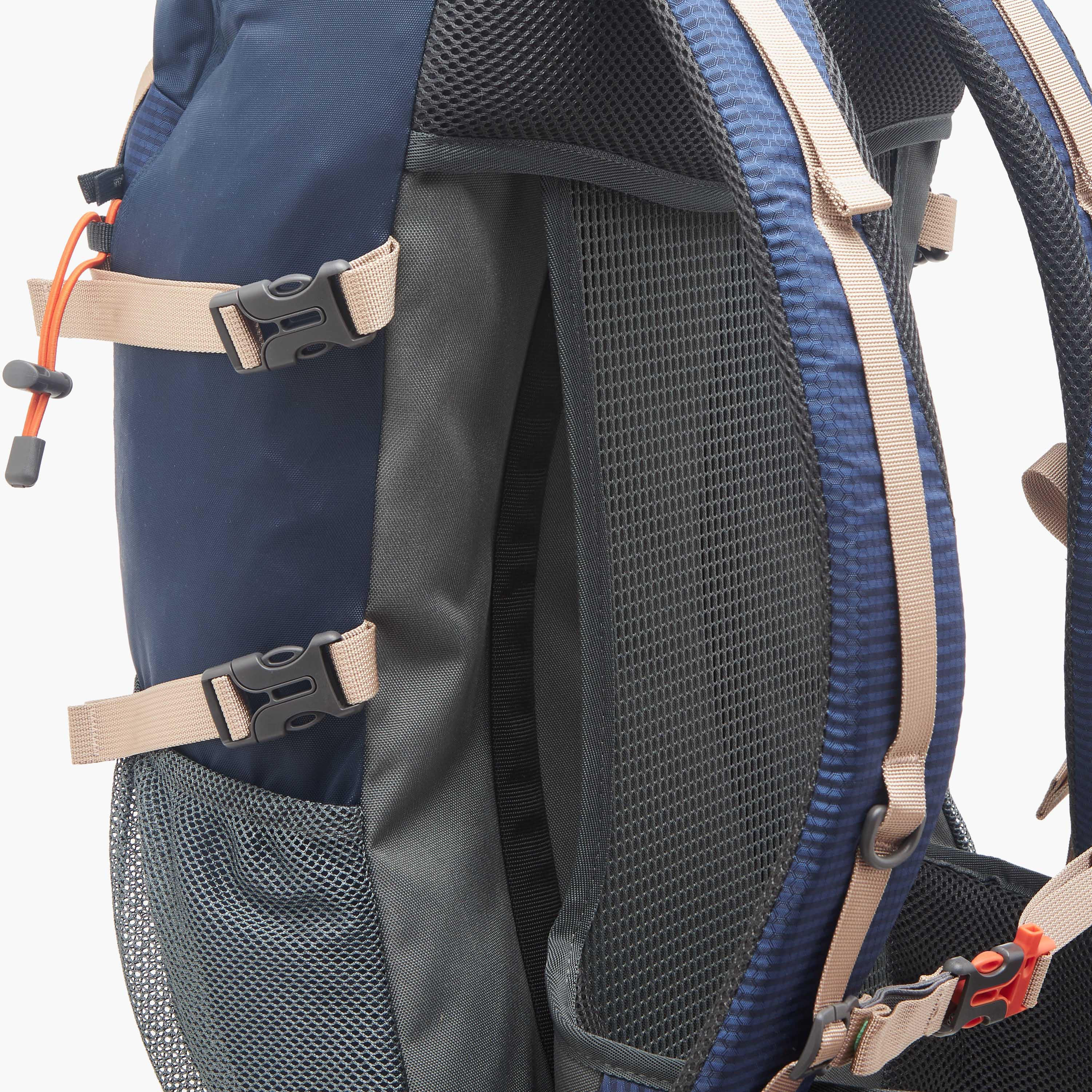 شنطة ظهر بطبعات شعار وسحاب إغلاق وحزام قابل للتعديل من كابا - 34×54×16 سم-men-bags-image-9