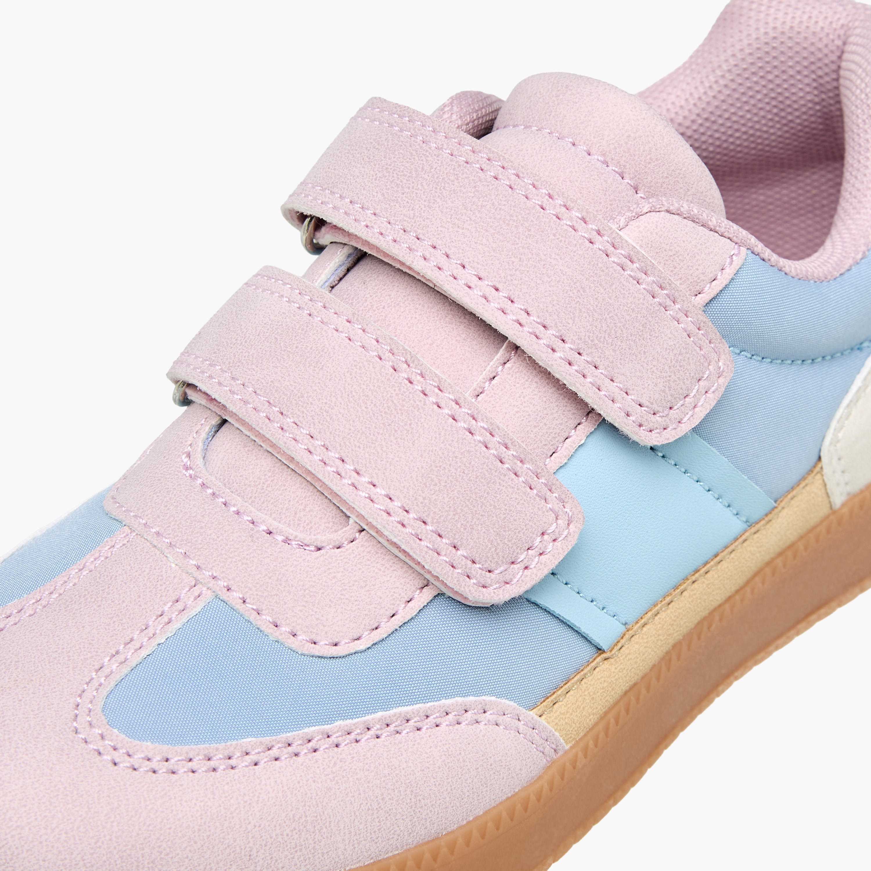حذاء سنيكرز بقوالب ملونة وشريط إغلاق لاصق للبنات من جونيورز-girls-shoes-sneakers-image-4