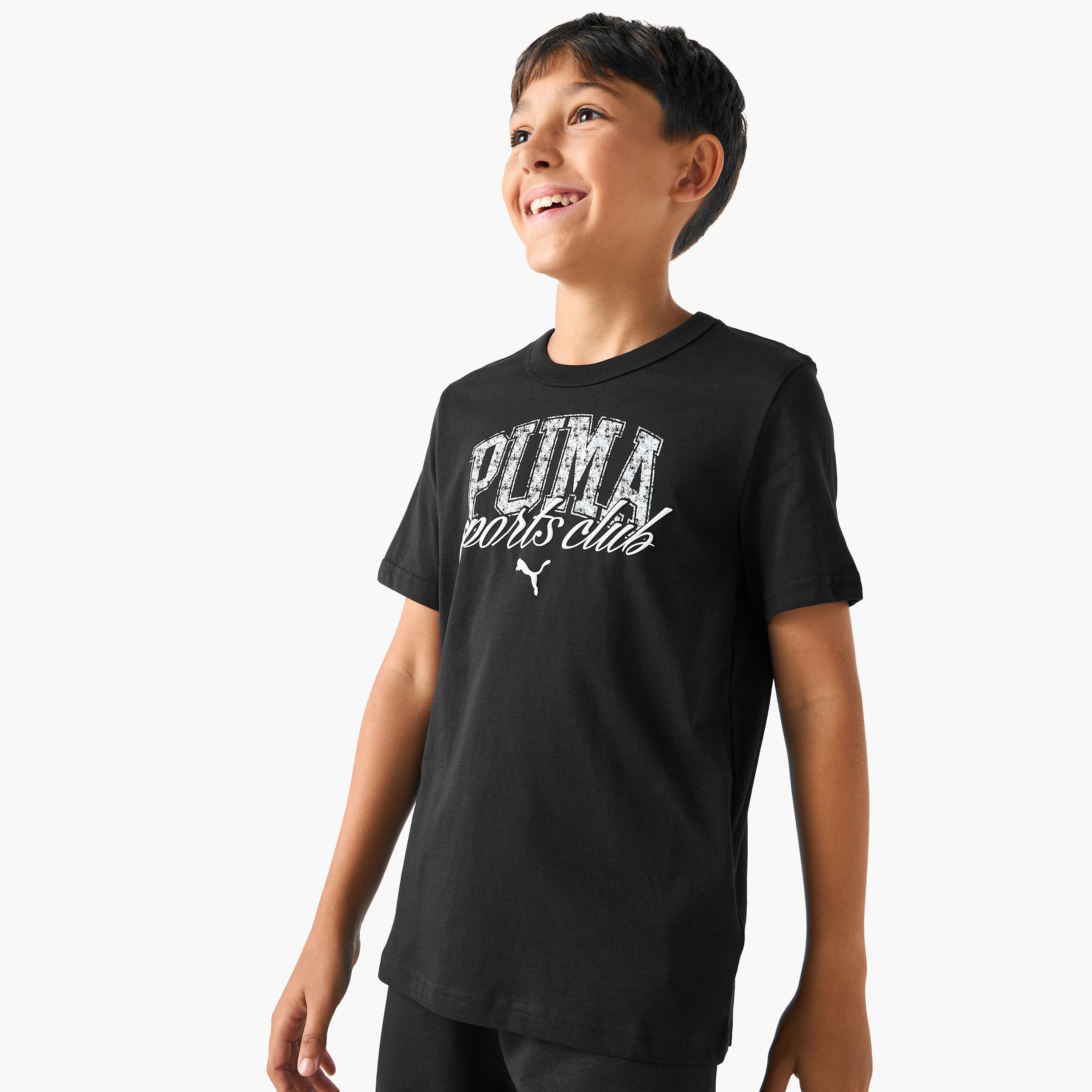تيشيرت بأكمام قصيرة وياقة مستديرة وطبعات شعار من بوما-sports-boys-clothing-tops-image-1