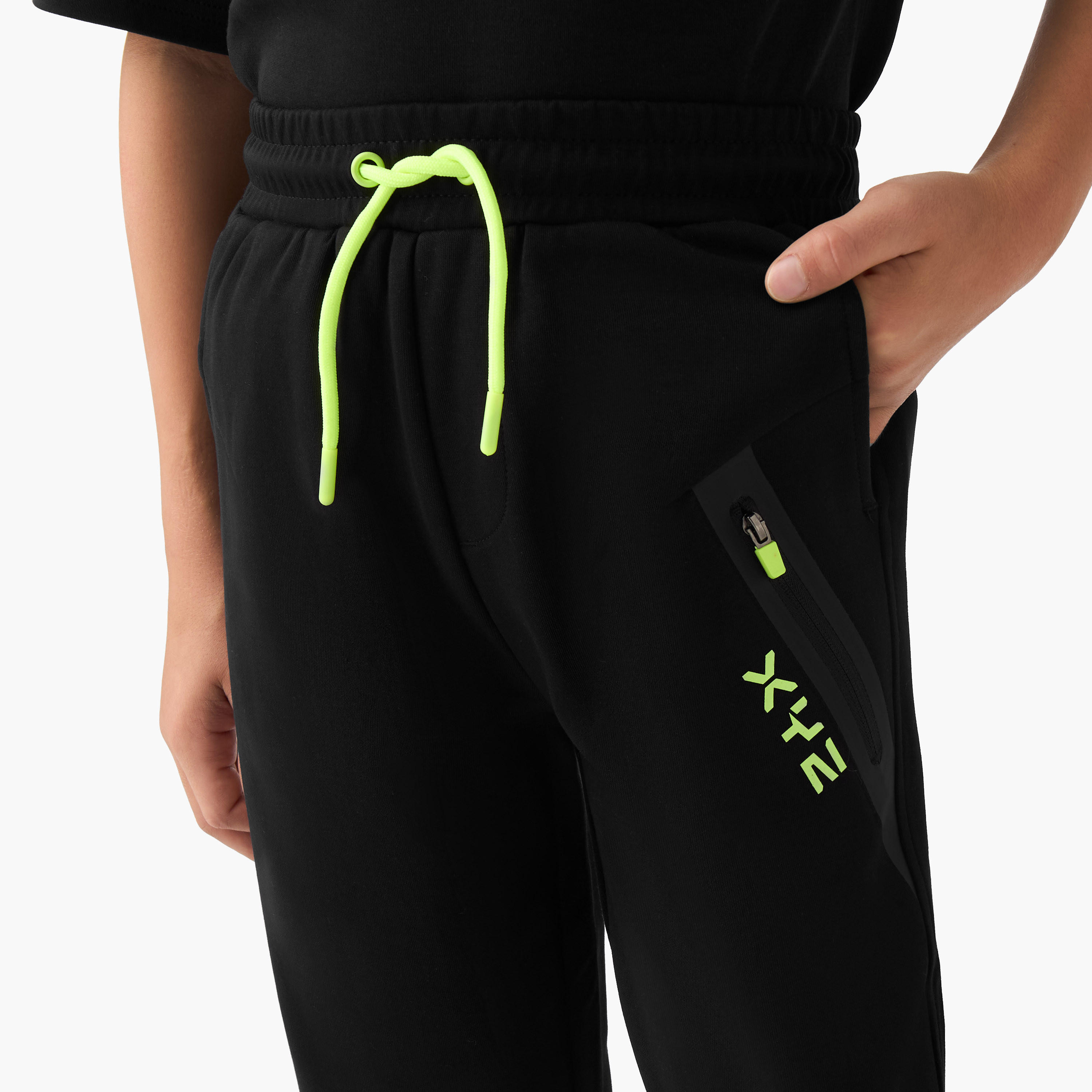 بنطلون رياضي للأولاد من مزيج قطني بجيوب وخصر برباط من أكس واي زي-boys-clothing-bottoms-joggersandtrackpants-image-4
