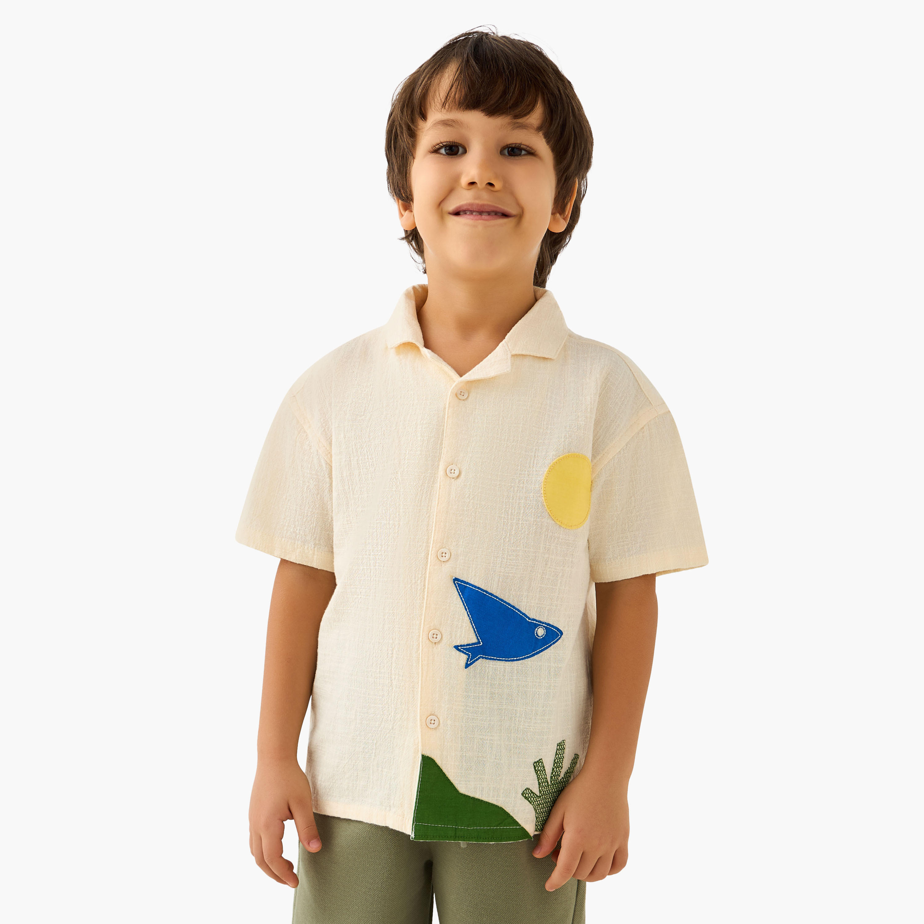 قميص بأكمام قصيرة وتزيينات من جونيورز-boys-clothing-shirts-image-1