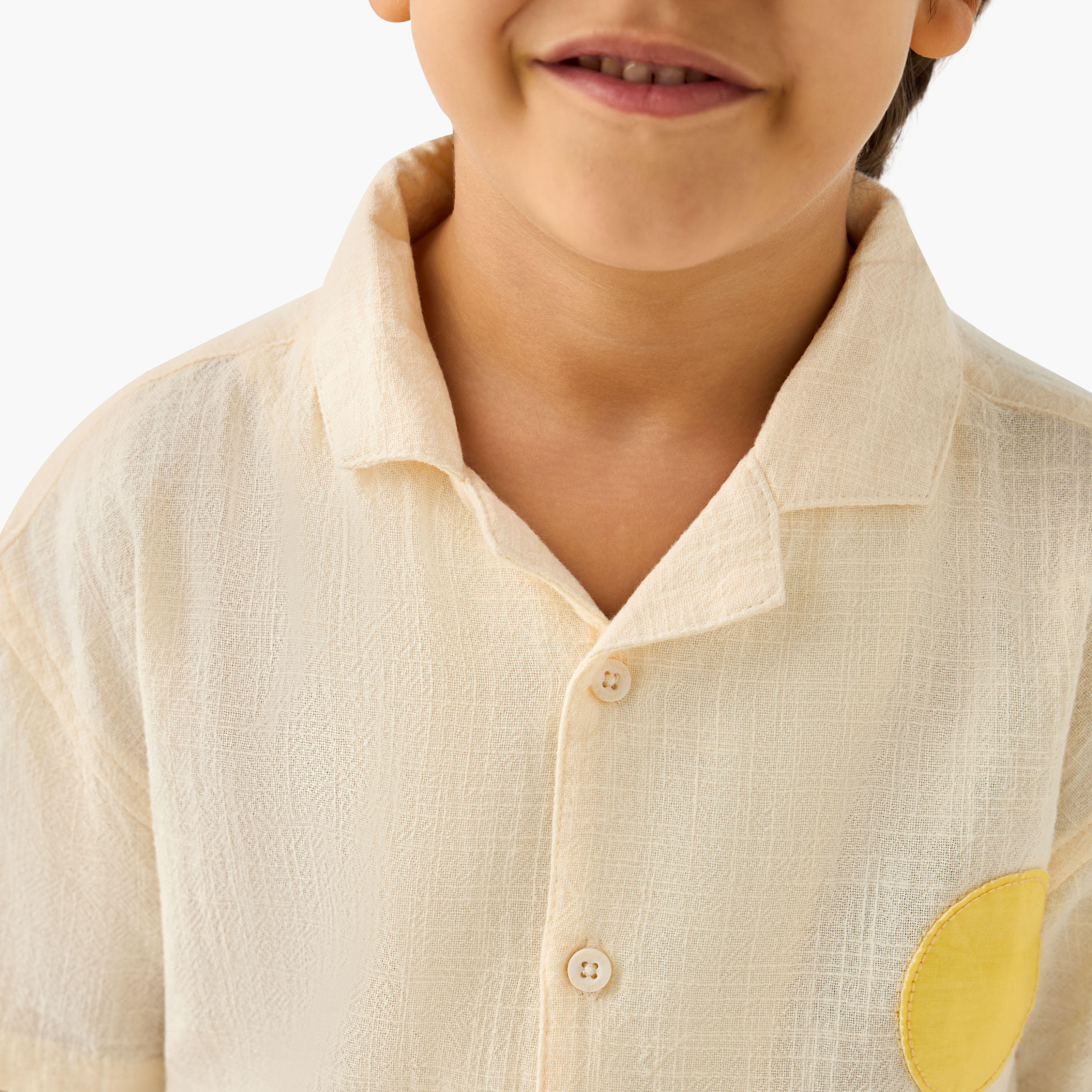 قميص بأكمام قصيرة وتزيينات من جونيورز-boys-clothing-shirts-image-5