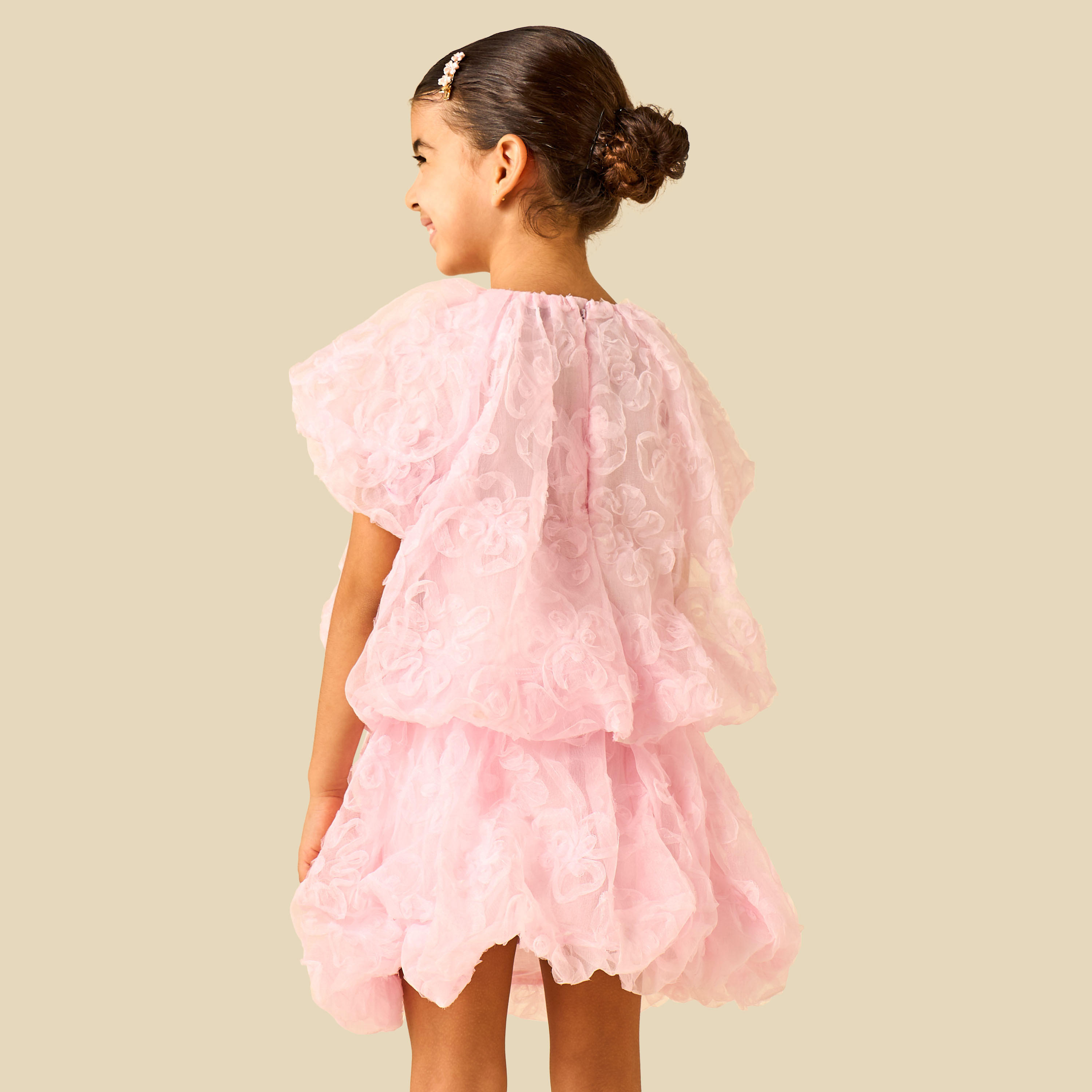 طقم تنورة وبلوزة بياقة ضيقة وأكمام قصيرة بنقوش أزهار من جونيورز-baby-girls-clothing-setsandcoords-image-3