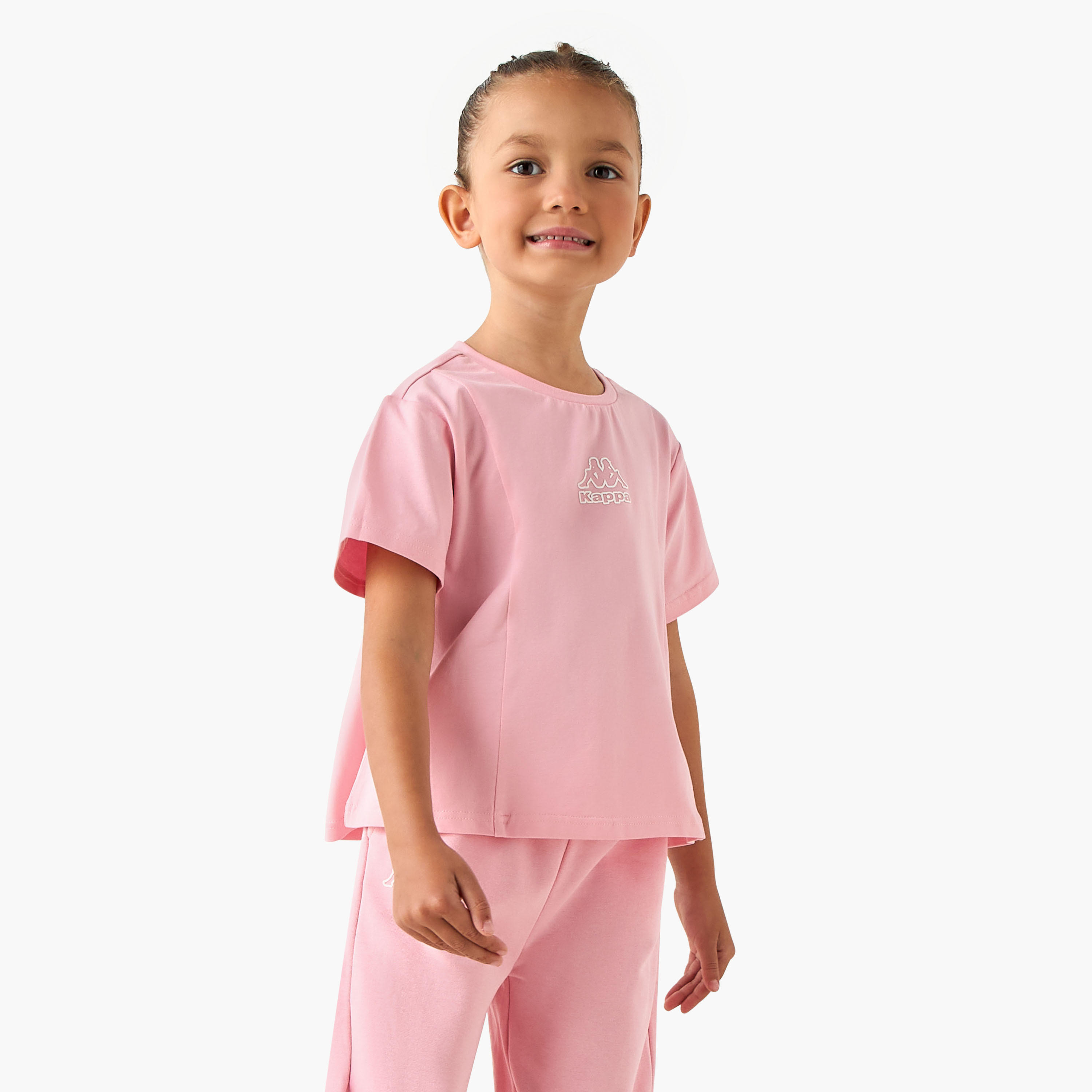 طقم بنطلون رياضي وتيشيرت بأكمام قصيرة بياقة ضيقة وطبعات شعار من كابا-girls-clothing-sportswear-sets-image-2