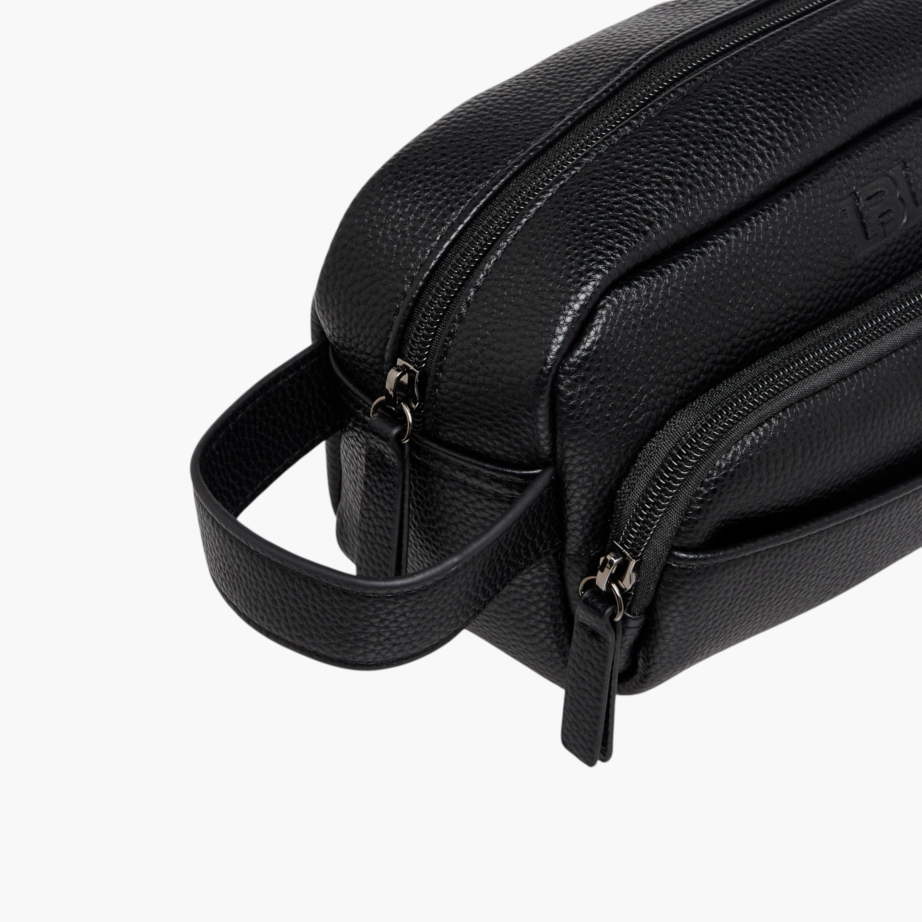 شنطة صغيرة سادة بسحاب إغلاق من إل بي إل بواسطة شو إكسبريس-men-bags-image-3