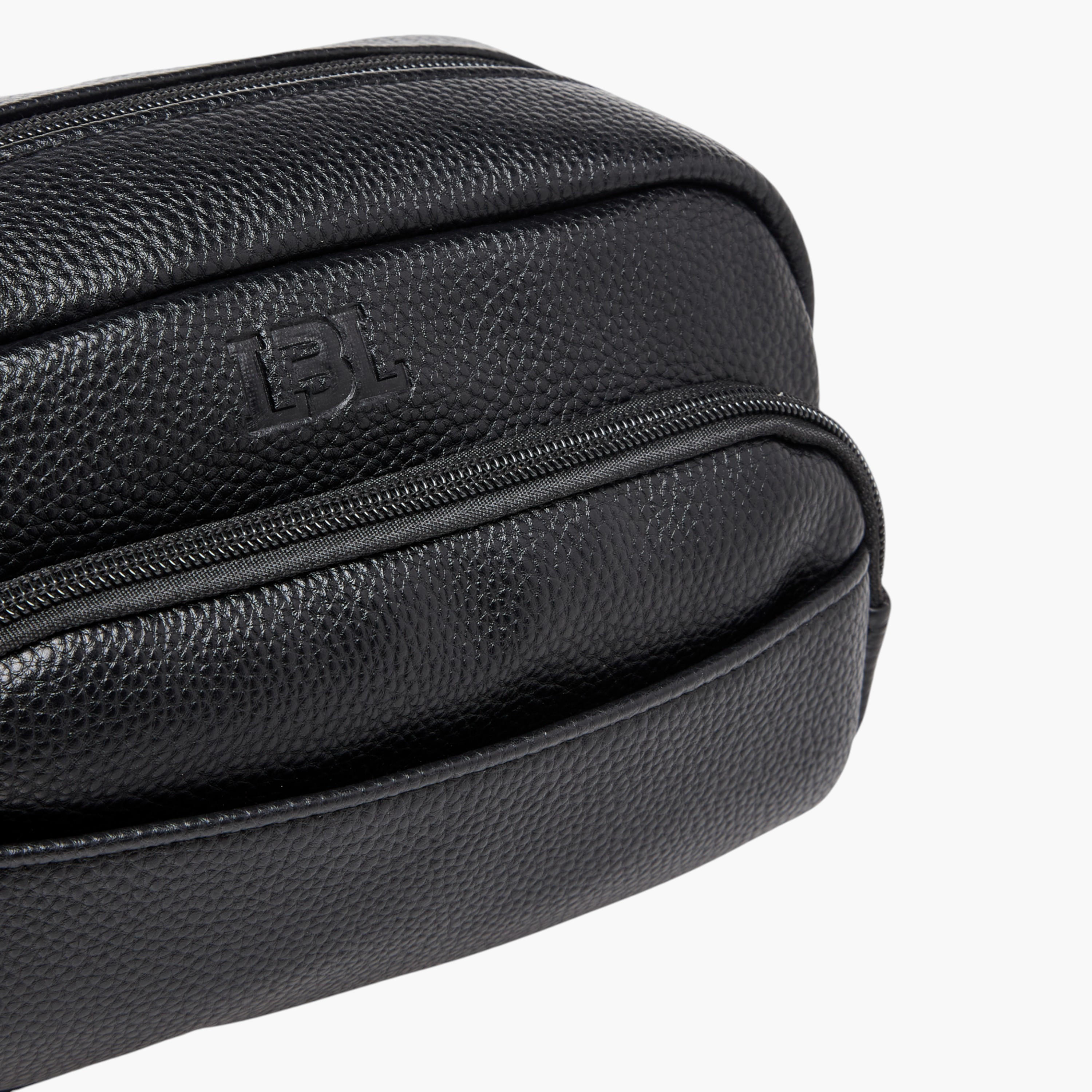 شنطة صغيرة سادة بسحاب إغلاق من إل بي إل بواسطة شو إكسبريس-men-bags-image-4