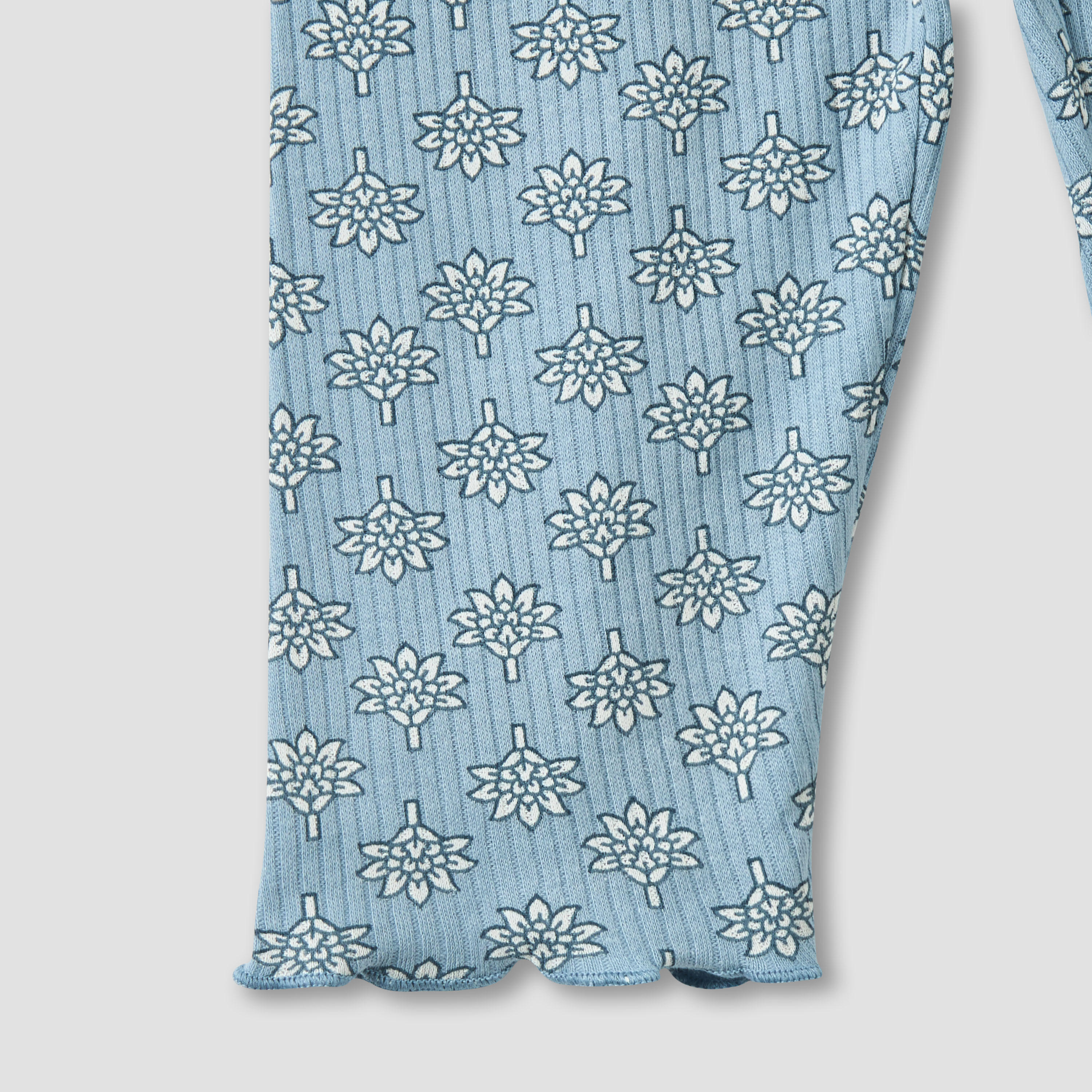 طقم بيجاما قطنية بياقة ضيقة وأكمام طويلة بطبعات زهور من جونيورز - عبوة من 3 قطع-baby-girls-clothing-nightwear-pyjamasets-image-12