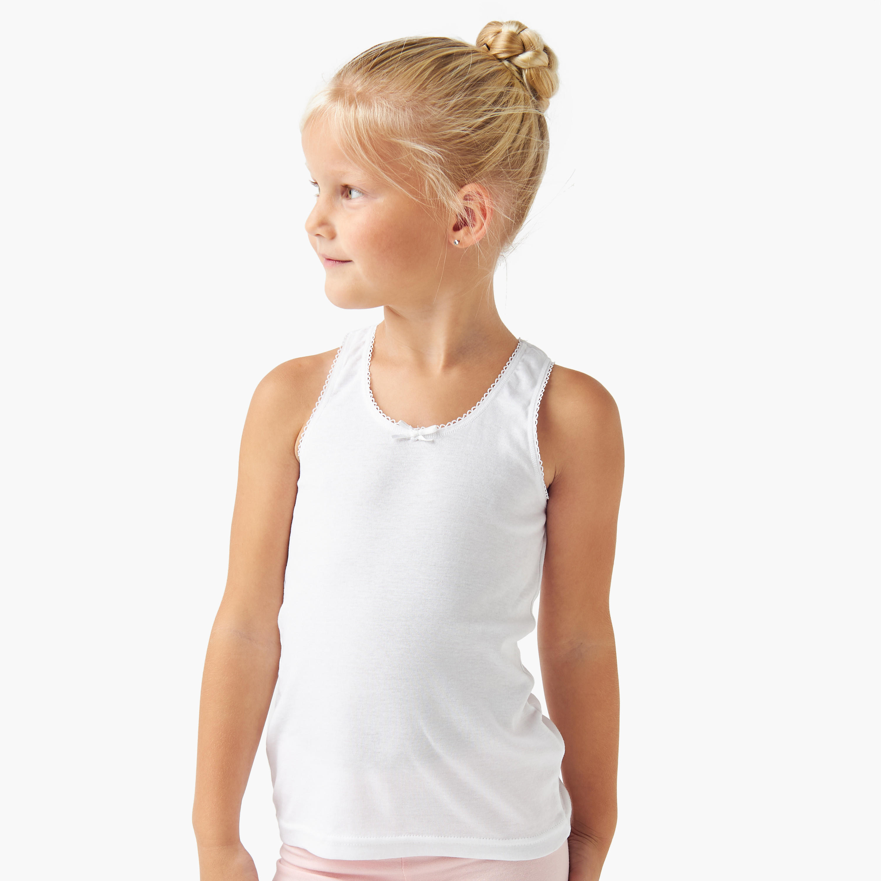 سترة دون أكمام سادة وبتفاصيل شريطة من جونيورز- طقم من 3 قطع-girls-clothing-innerwear-vests-image-6