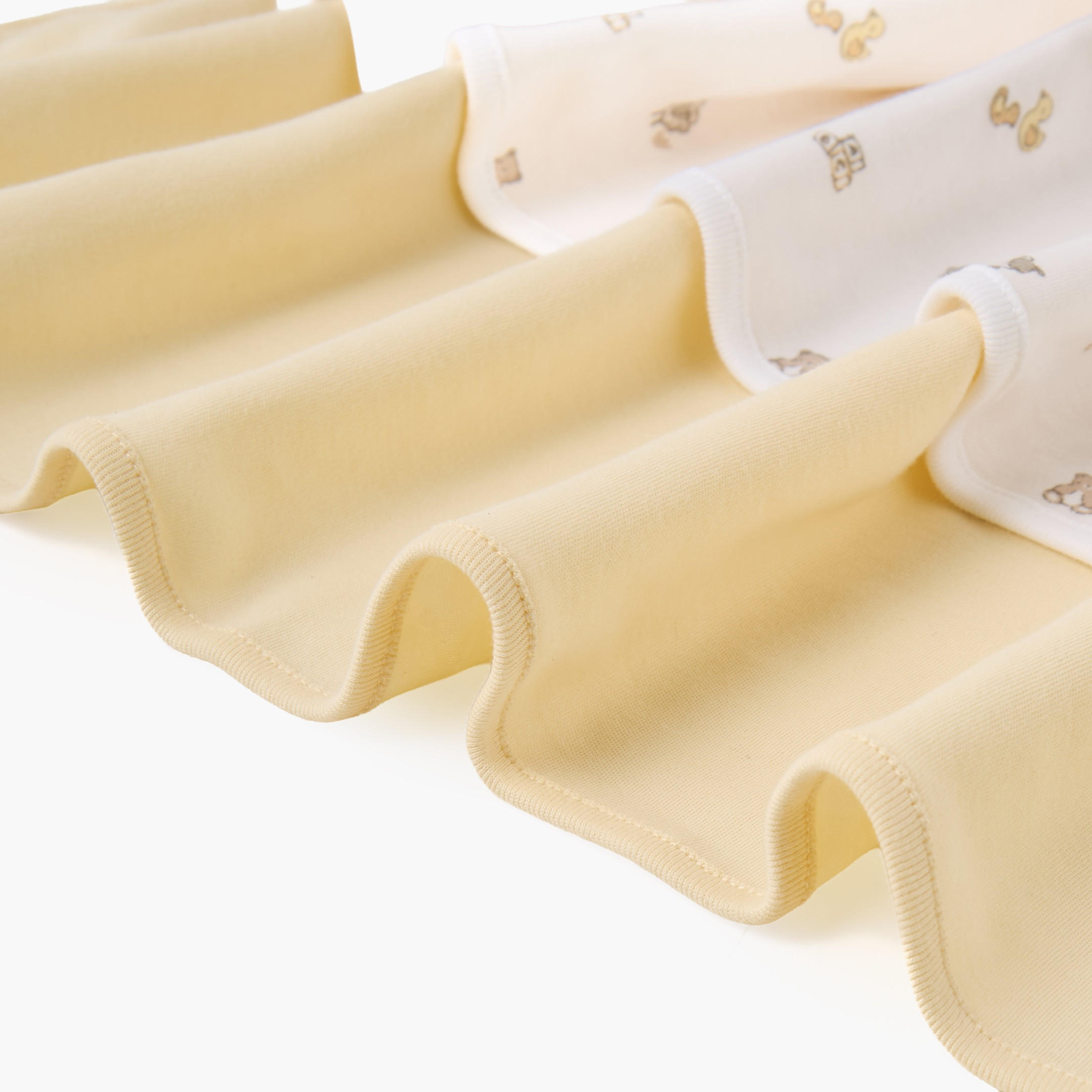 بطانيات مواليد بتصاميم متنوعة من جونيورز - طقم من قطعتين-baby-nursery-blanketsandswaddles-receivingblankets-image-5