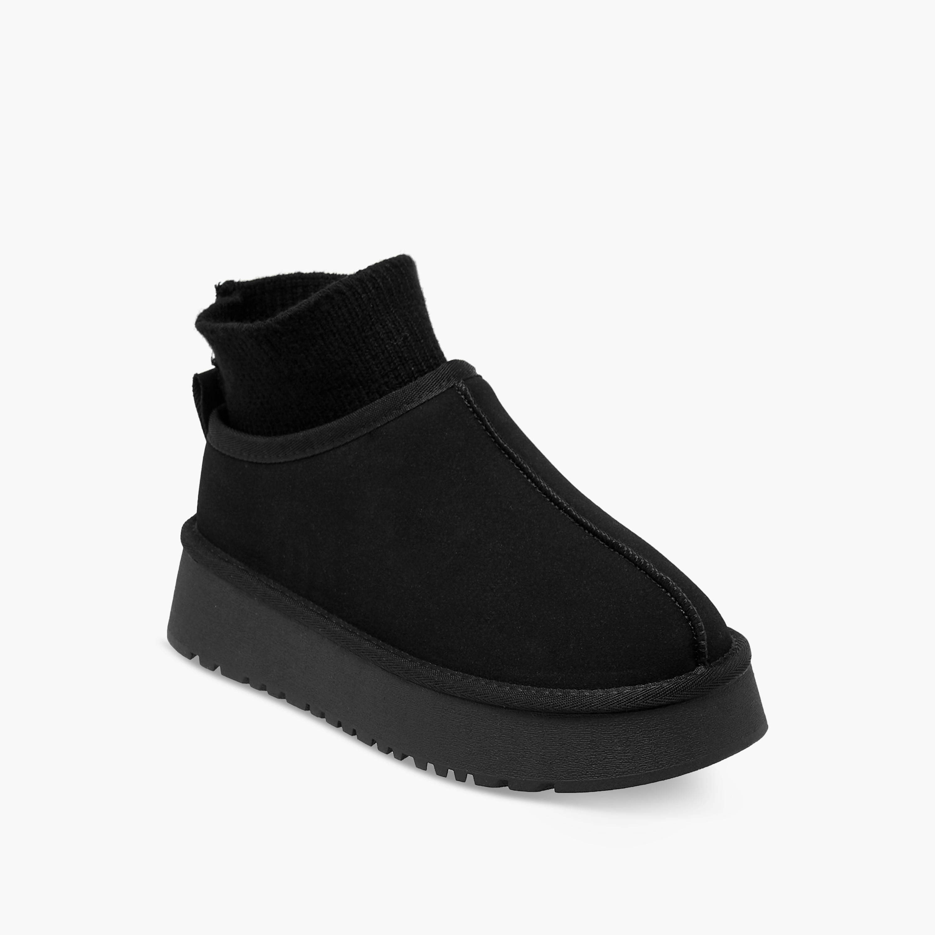 بوت طول الكاحل بسوار علوي مضلع للنساء من فلورا بيلا-women-shoes-boots-image-2